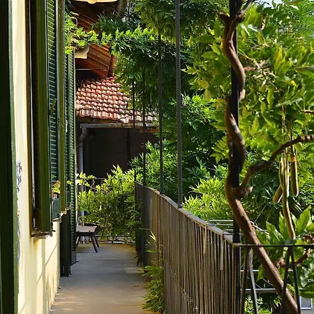 Il Cortile - Casa D'artista 住宿加早餐酒店 Casalzuigno
